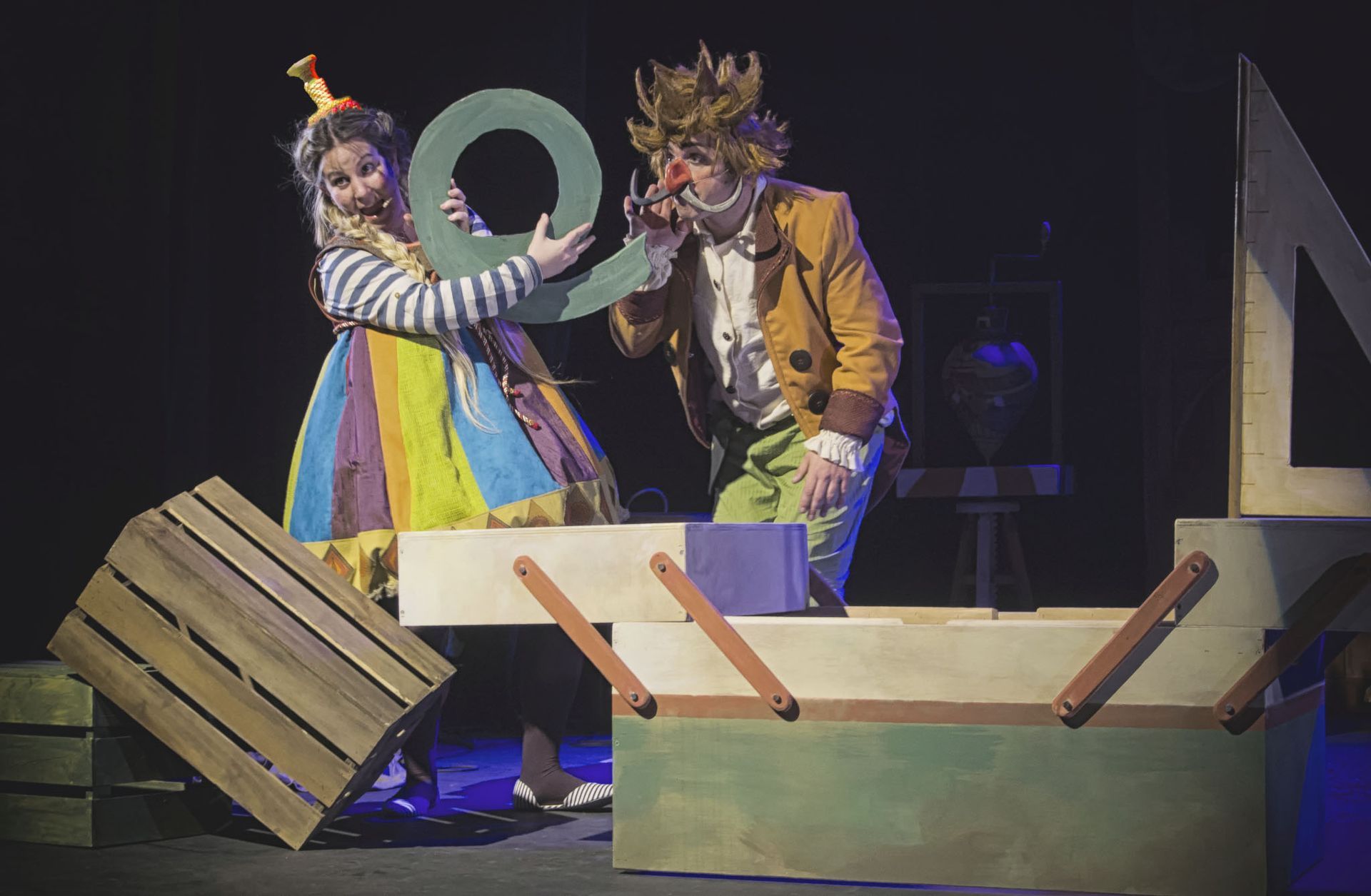 TEATRO INFANTIL: NADA EN SU LUGAR