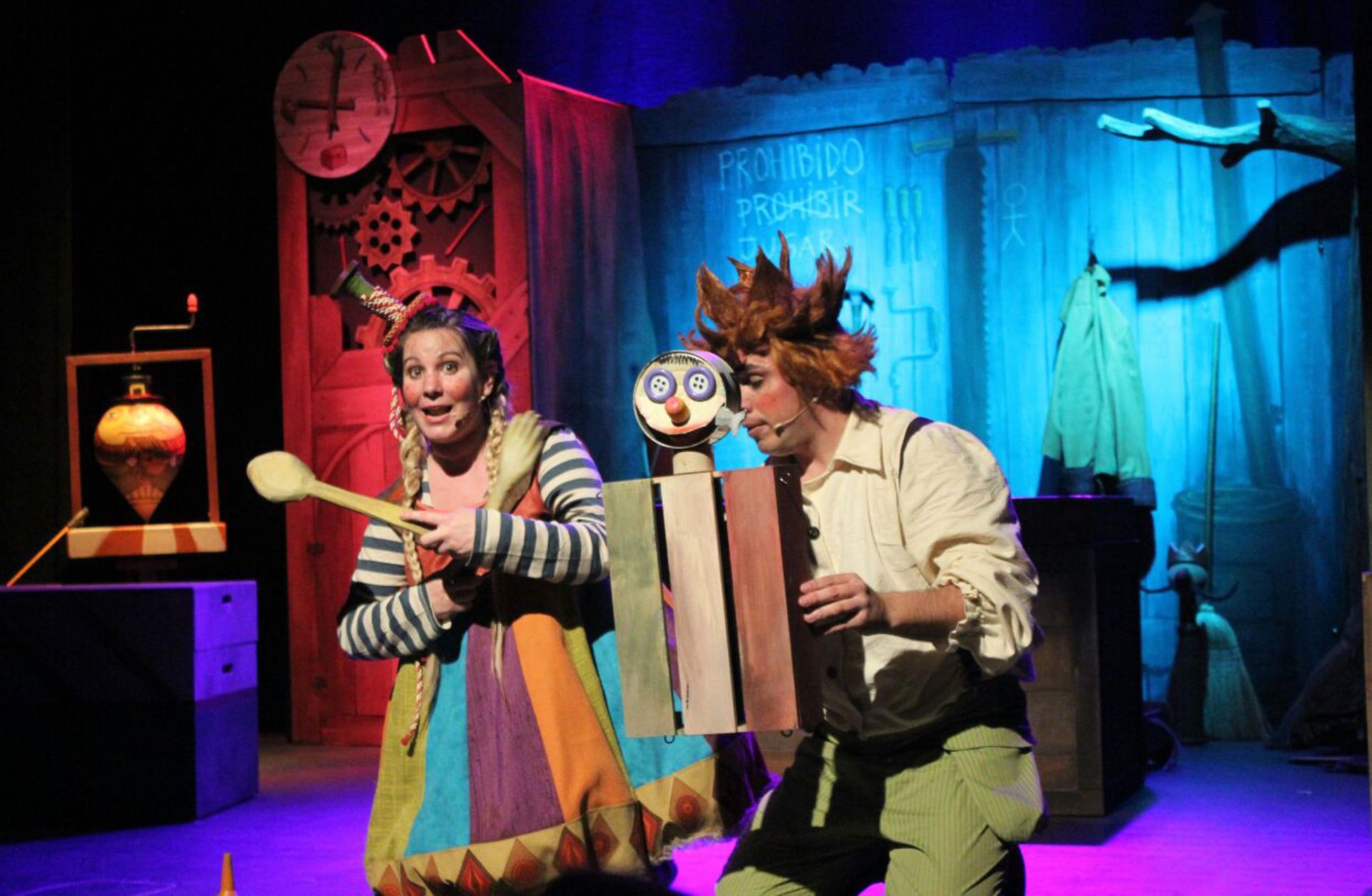 TEATRO INFANTIL: NADA EN SU LUGAR
