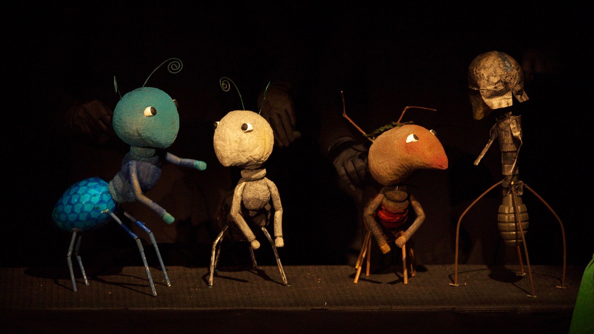 TEATRO ESCOLAR: AZUL Y LA REVOLUCIÓN DE LOS COLORES